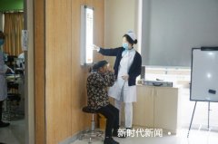 70岁老人右眼险些失明，几经周折终在遵义