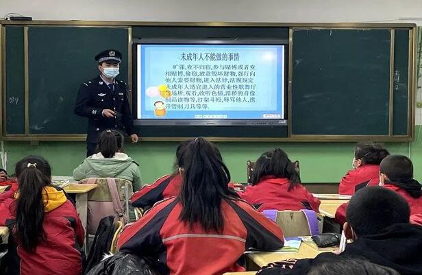 新疆和静：法制宣传进校园 护航青春助成长