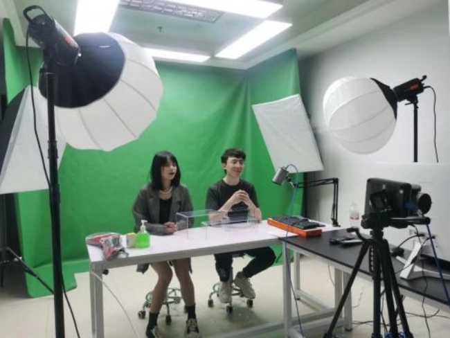 杭州95后创业者开“公益直播带货公司” 直播利润80%全部捐献