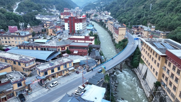 绿色发展 山水生“金” 生态旅游唱“响”