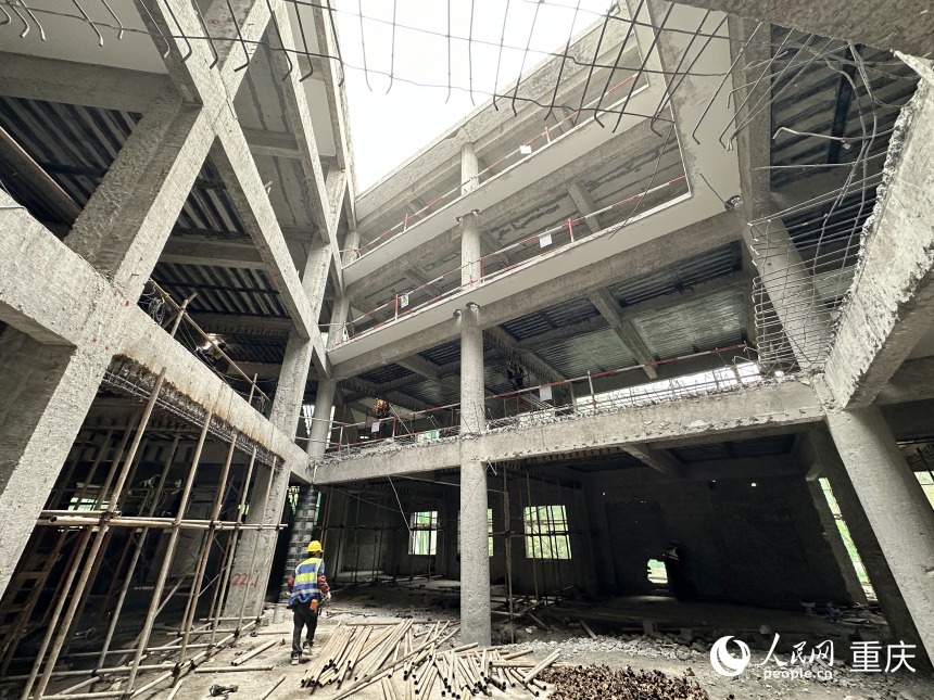 丰都县中医院城西院区改造提升工程现场。人民网记者 刘政宁摄