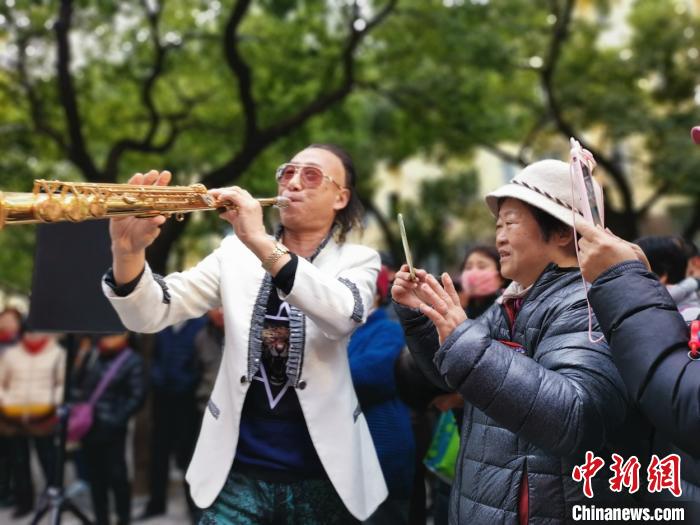 “腊八节”上海民众幽默诙谐中感受传统文化