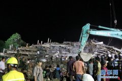 柬埔寨一在建楼房坍塌致6死16伤