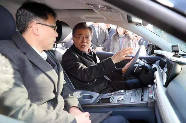 代吃饭、代堆雪人、代相亲……"代经