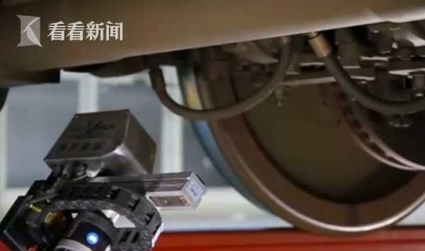 【新春走基层】机器人“医生”检修动车组助力春运