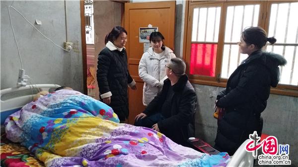 湖南桃江：盲人企业家连续两年回家乡访贫问苦
