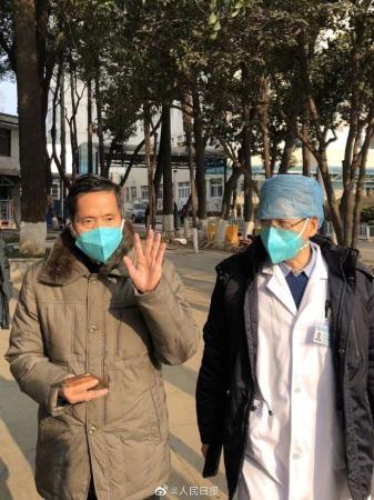78岁！武汉首例高龄重症病人康复出院
