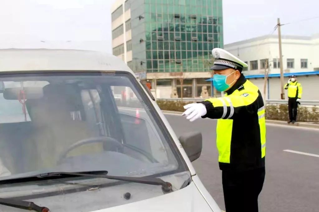 刚刚,这位泰州民警“火线”立功!