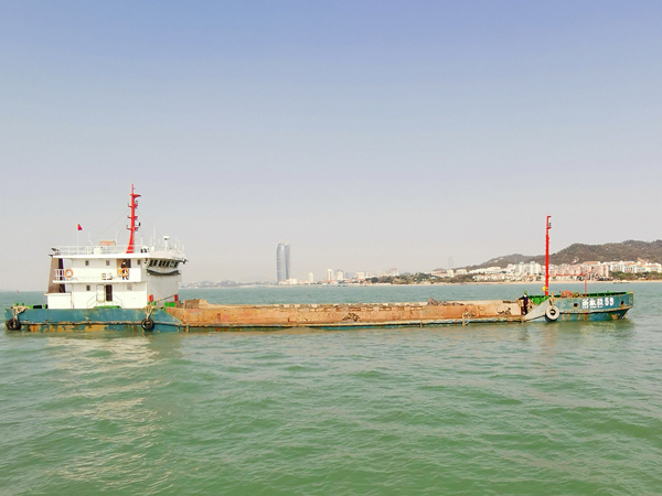 福建海警局查获一起海洋非法倾废案