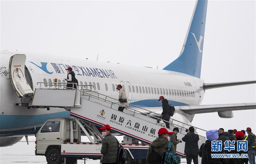习近平总书记关切事｜战“疫”战“贫”都要赢——脱贫攻坚一线打响两场硬仗