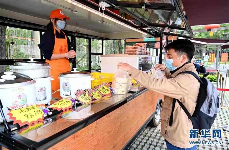 （社会）（3）“莆田餐巴”安全用餐受青睐