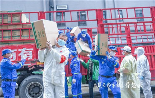让关爱没有“孤岛”蒙牛为武汉困难居民捐赠4000箱牛奶