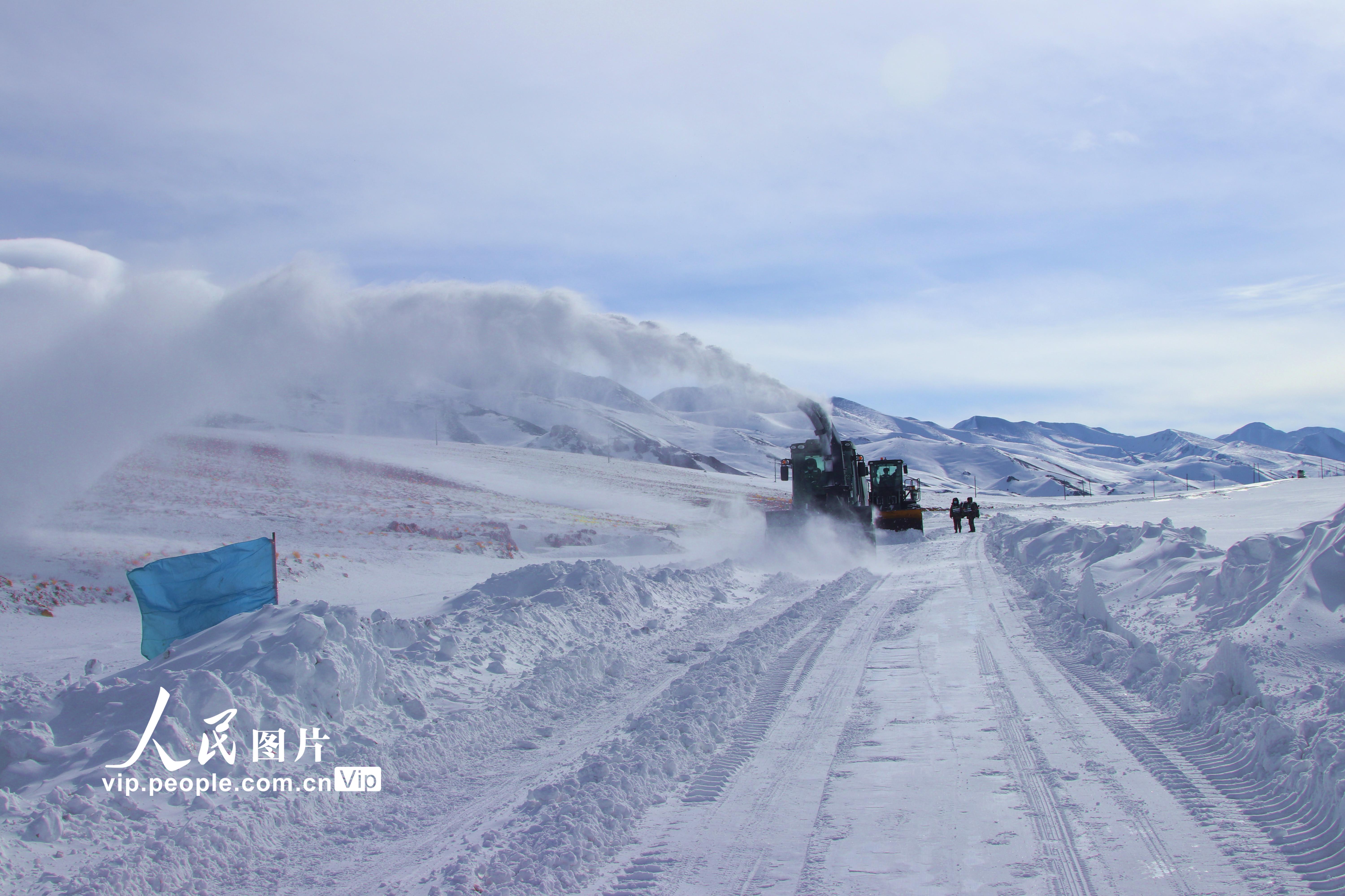 西藏阿里：坚守天路 护航雪域交通大动脉【2】
