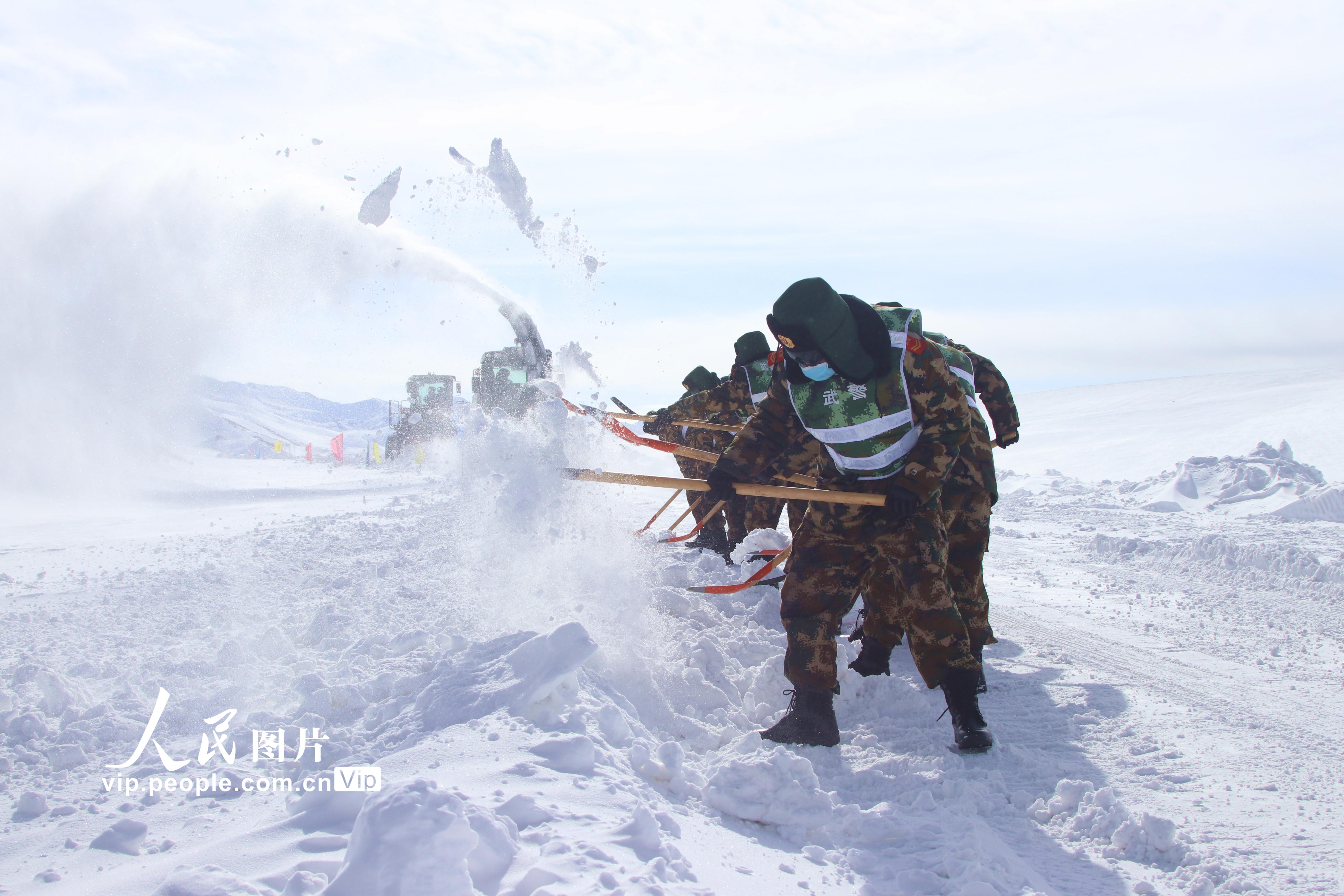 西藏阿里：坚守天路 护航雪域交通大动脉【3】