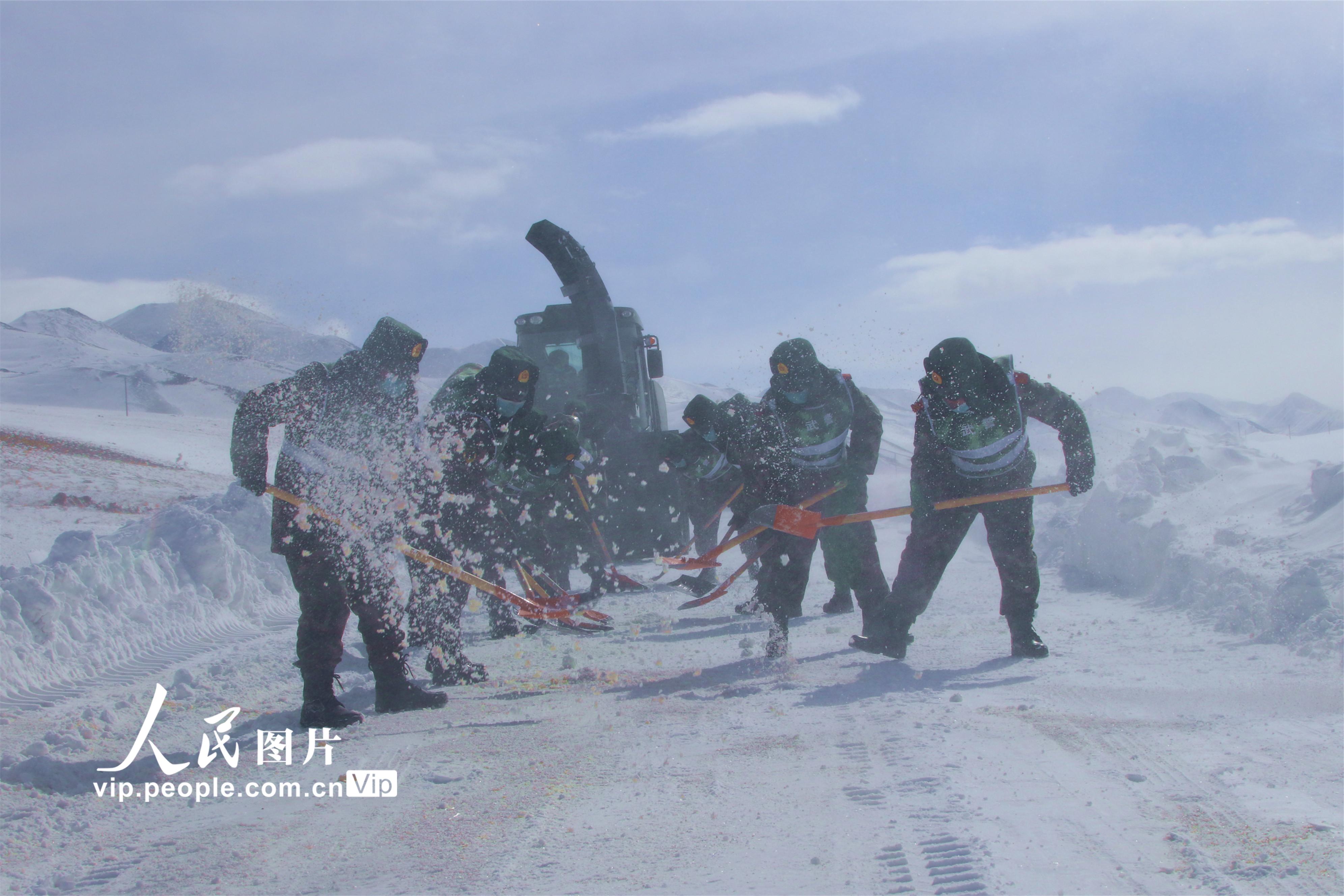 西藏阿里：坚守天路 护航雪域交通大动脉【5】