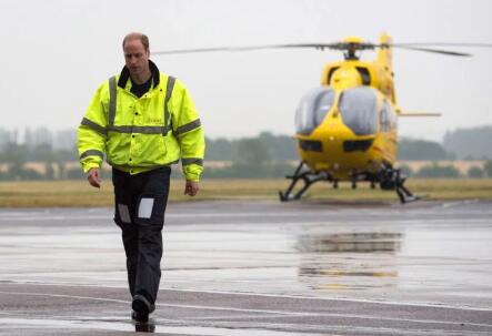 威廉王子欲赴英国一线抗疫：重操旧业 开救护直升机