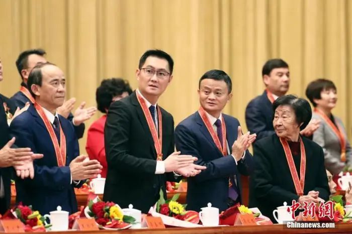 全球百强富豪身家缩水 每人每天损失4亿多
