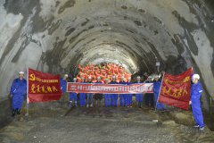 在建川藏铁路拉萨至林芝段全线47座隧道全