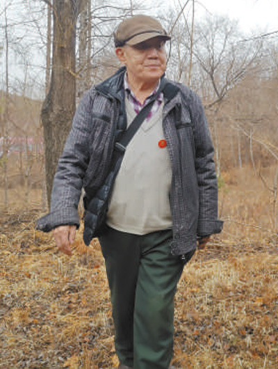哈尔滨市退休干部张瑞武:不绿荒山不罢休
