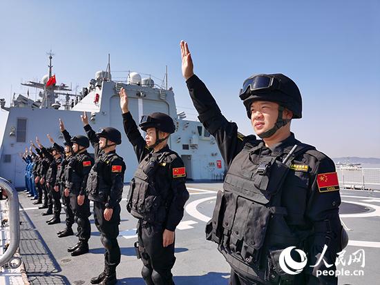中国海军第35批护航编队启航赴亚丁湾
