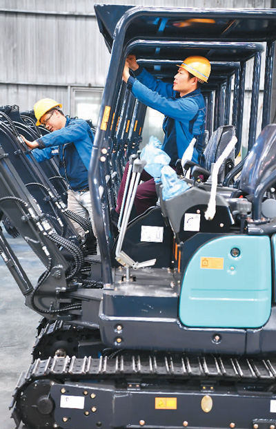 挖掘机变忙,释放积极信号