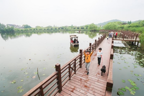 “来浙江玩，我请客