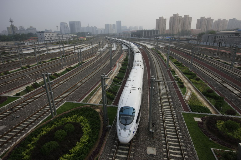 中国商用磁浮迈入2.0时代 时速达160公里
