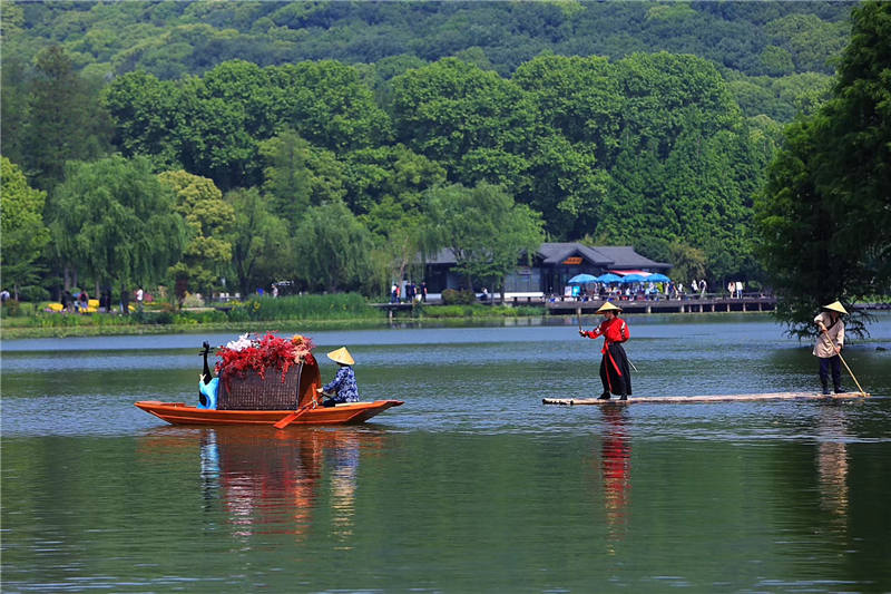 江苏：景点降价助推假日经济政府发券刺激消费复苏