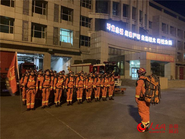 新疆柯坪县发生5.2级地震阿克苏消防25车123人赶赴震中