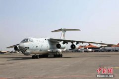 印尼新冠肺炎确诊近1.5万例 中国军机运送捐赠物资抵