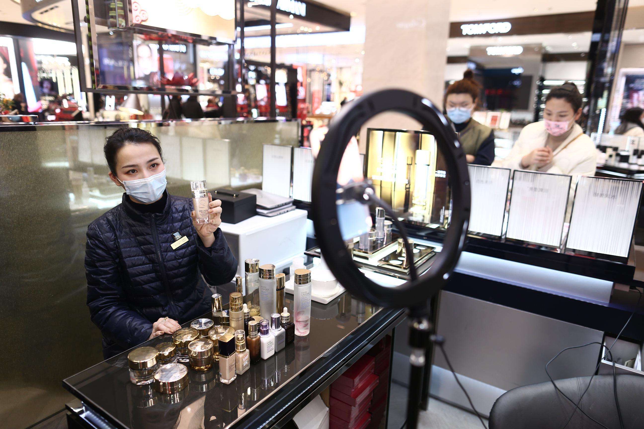 各色花式主播纷纷登场 直播带货能否保持长久火力