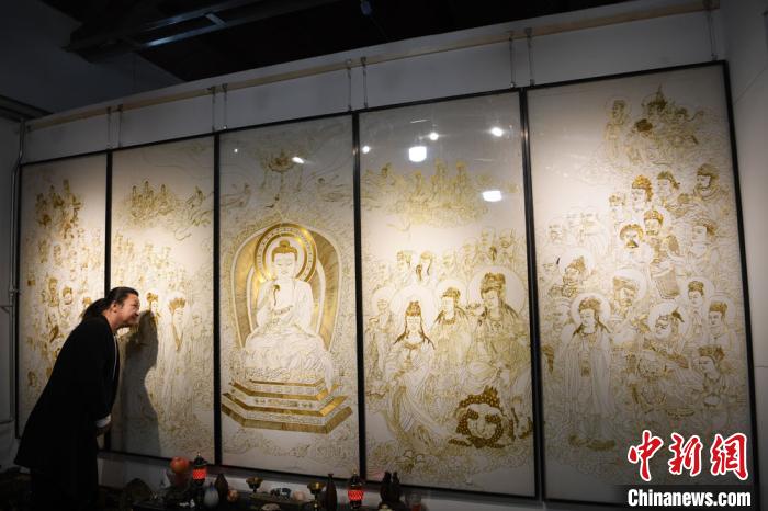 中国三代民间艺人的“珐琅情” 传承中创新让艺术亲近生活