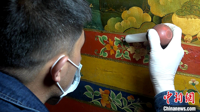 西藏罗布林卡系统壁画修复已完成60%