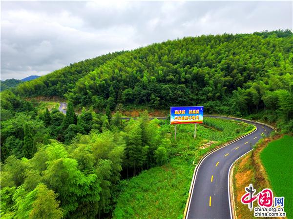 湖南隆回打造秀美乡村:望得见山 看得见水 记得住乡愁