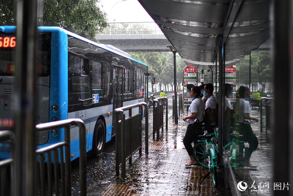 北京启动重大气象灾害三级应急响应。人民网记者 翁奇羽 摄