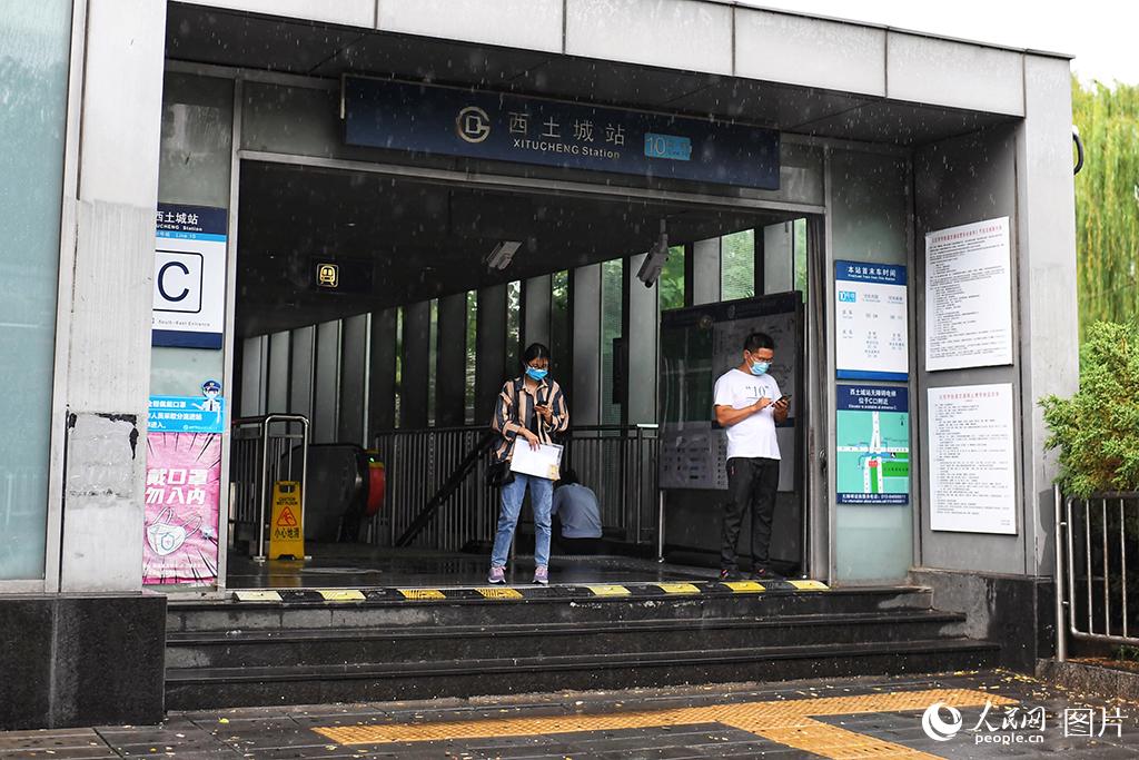 北京启动重大气象灾害三级应急响应。人民网记者 翁奇羽 摄