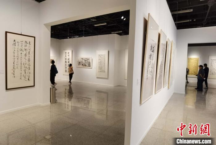 中国历代文博人挥毫泼墨 135幅书画亮相山西