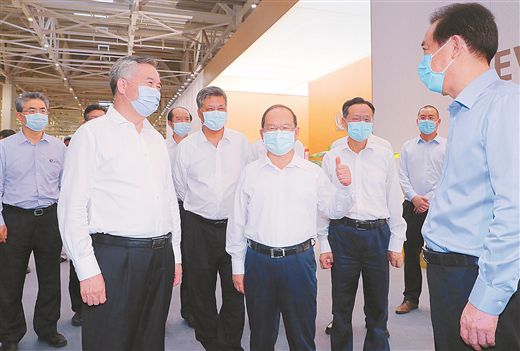 广西党政代表团赴广东学习考察并出席粤桂扶贫协作座谈会
