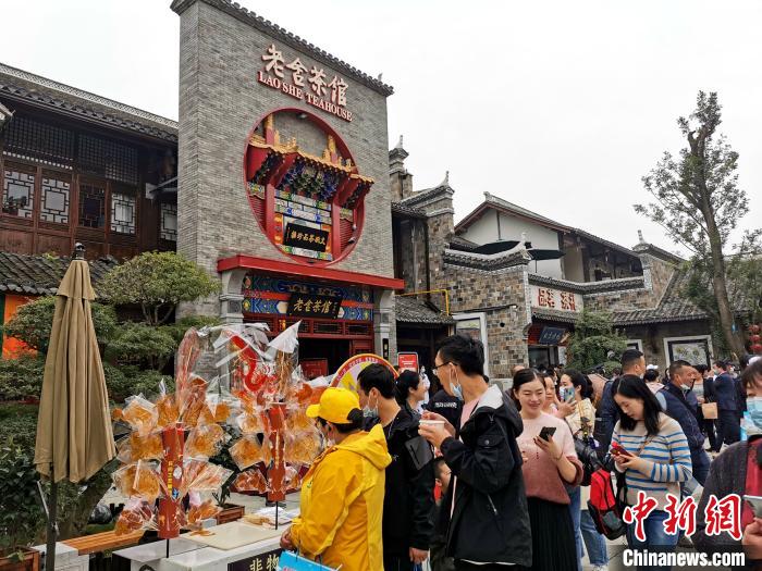 湖北房县“西关印象”开街 古盐道再现昔日繁华