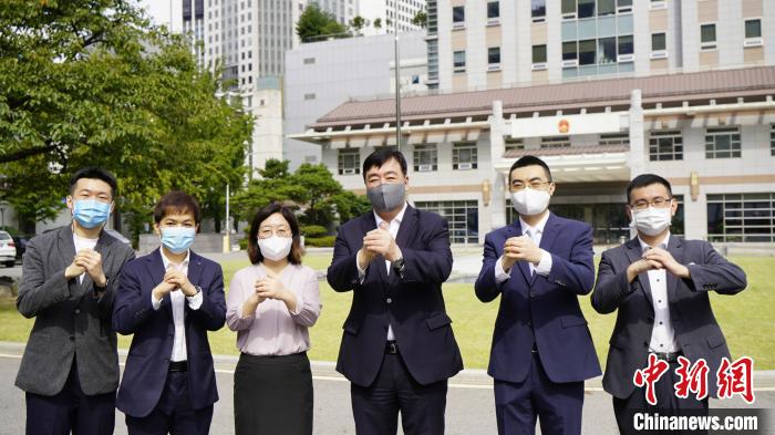 中国驻韩大使邢海明慰问华侨商户