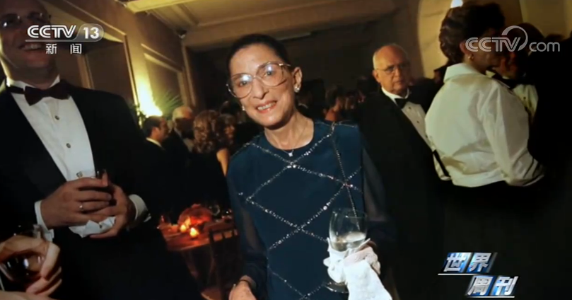 新闻周刊丨美国大法官金斯伯格去世 “大法官补位战”火药味十足