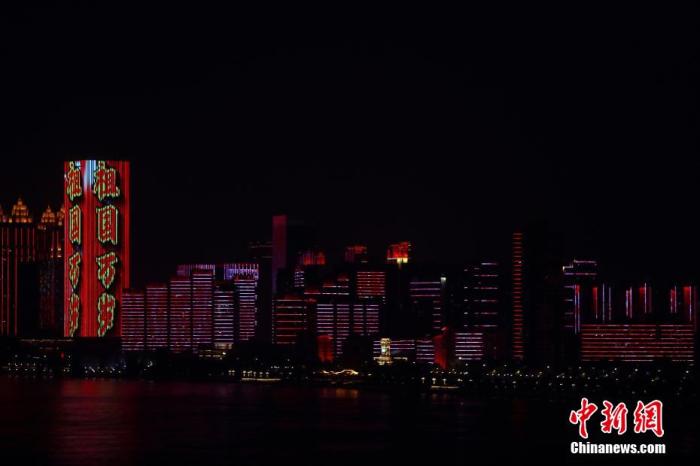 中秋的武汉：别后重逢 江城灯火如初
