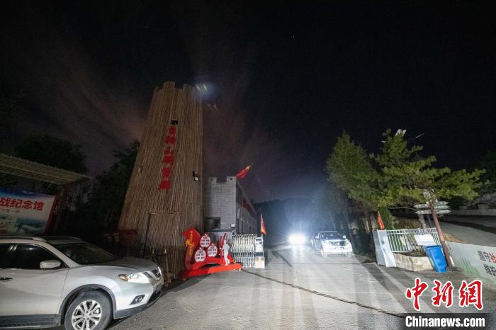 山西太原一景区发生火灾已致13人遇难