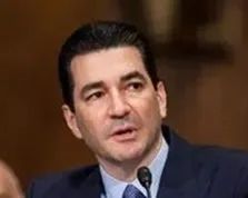 美国科学界群起反击:白宫“政治抗疫”将把国家拖入更深泥潭