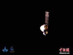 天问一号首次深空“自拍” 探测器上五星红旗专门研制