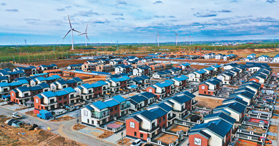 坝上小村庄 阔步奔小康（集中连片特困地区贫困村调研行）