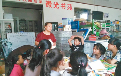 小超市里开辟书苑让更多人读书