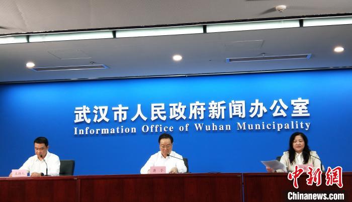 武汉经济运行今年逐季回升前三季度GDP同比下降10.4%