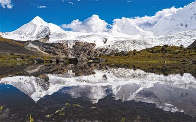 减缓消融，科学家给冰川盖“被子”