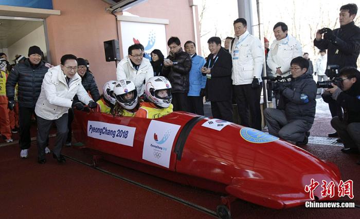 “青瓦台魔咒”再上演 韩前总统李明博获刑17年